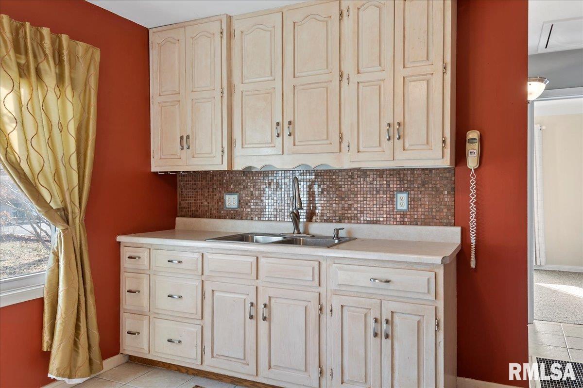 3542 Sheridan Street Springfield, IL 62703 - Photo 9 of 24