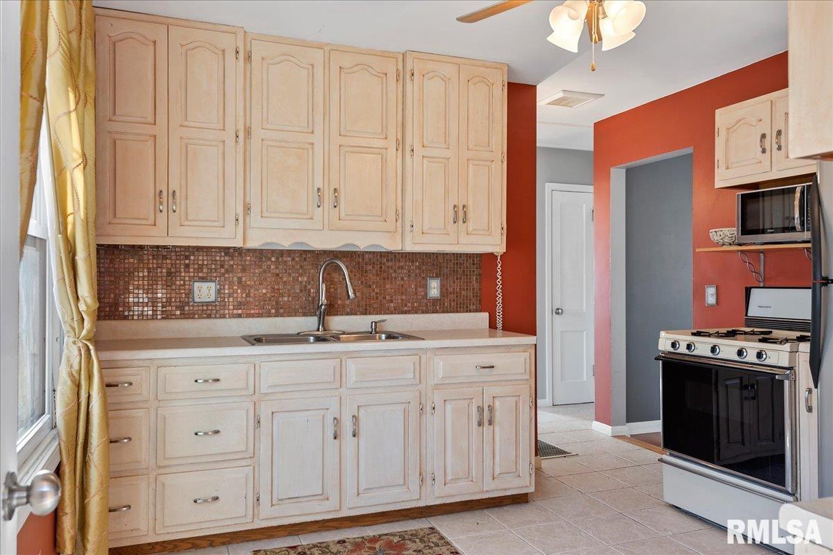 3542 Sheridan Street Springfield, IL 62703 - Photo 10 of 24
