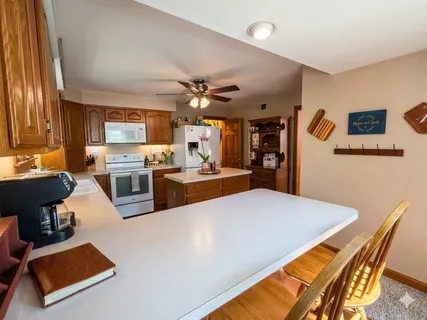 $280,000 | 421 Center Street, Woodstock, IL 60098