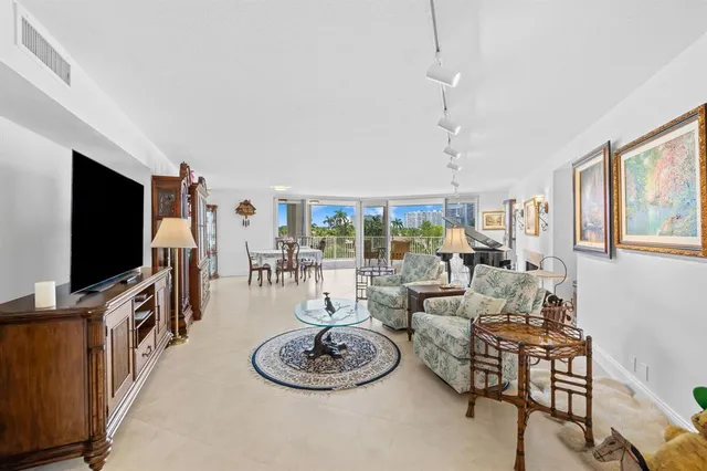 $1,720,000 | 3100 Northeast 47th Court, Unit 303, Fort Lauderdale, FL 33308