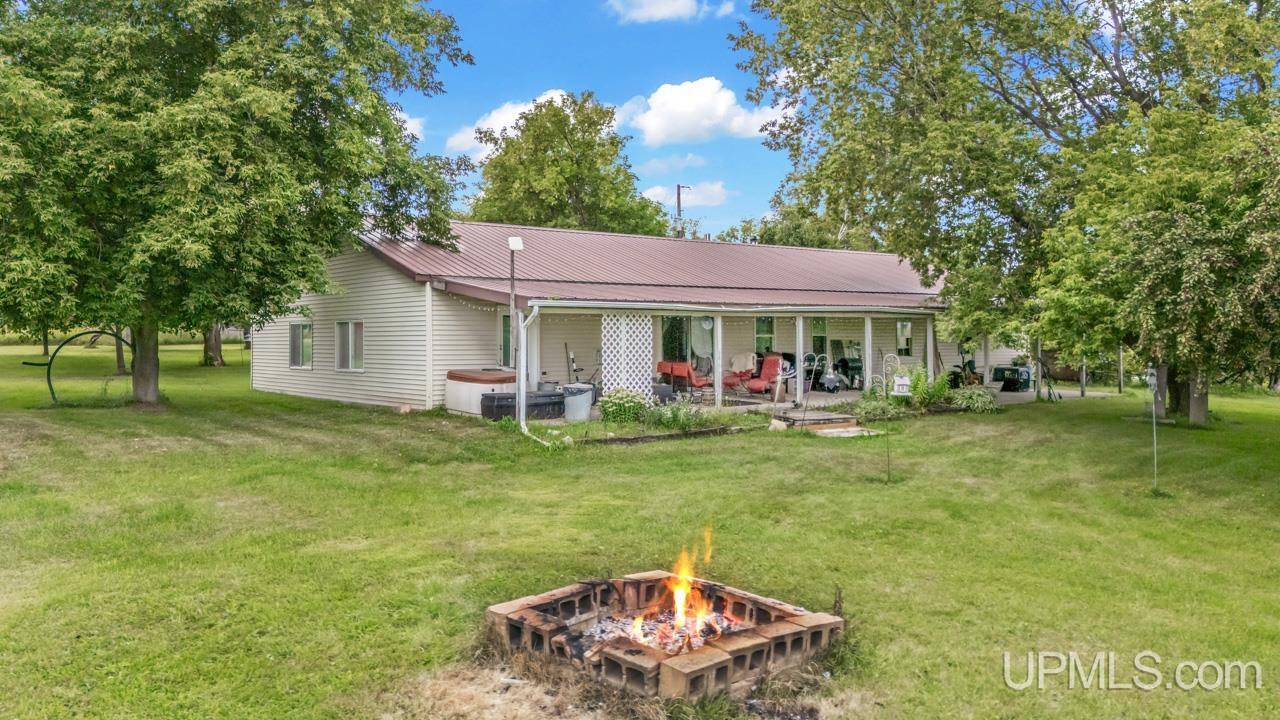 8077 County 416 J Road Gladstone, MI 49837 - Photo 1 of 22 Gallery Image 1