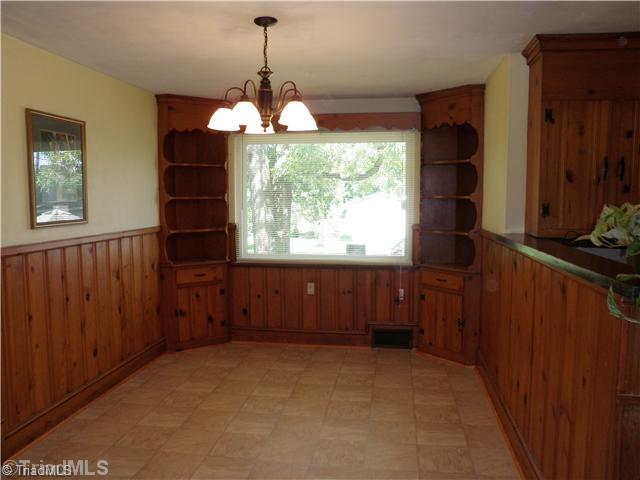154 South County Home Road Lexington, NC 27292 - Photo 4 of 15 Dining Room.