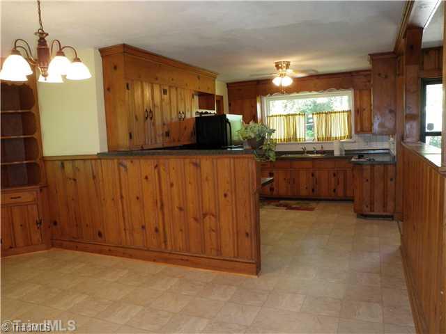 154 South County Home Road Lexington, NC 27292 - Photo 6 of 15 Dining Room.