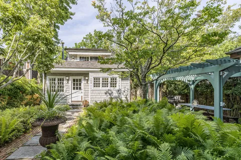 39 Garden Street, Sag Harbor, NY 11963