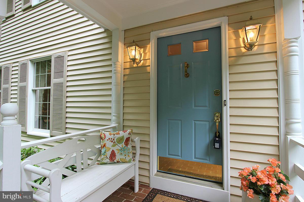 8212 Honeysuckle Road Manassas, VA 20112 - Photo 2 of 30 Lovingly Cared for by Original Owners