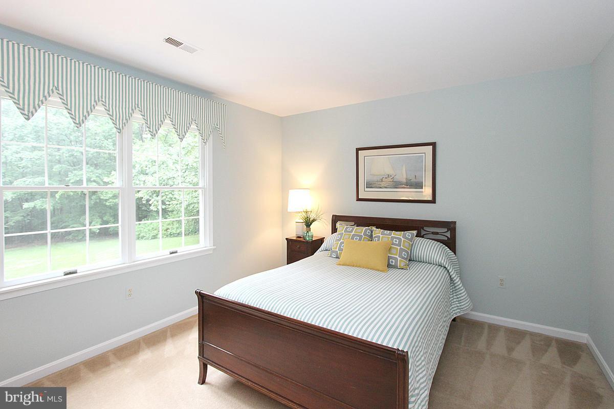 8212 Honeysuckle Road Manassas, VA 20112 - Photo 21 of 30 Bedroom 3