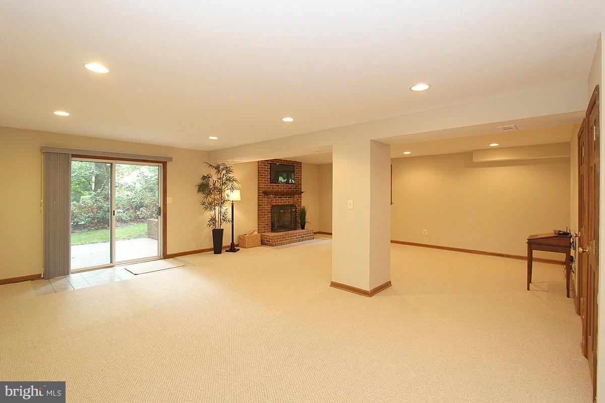 8212 Honeysuckle Road Manassas, VA 20112 - Photo 25 of 30 New Ceiling and Recessed Lighting