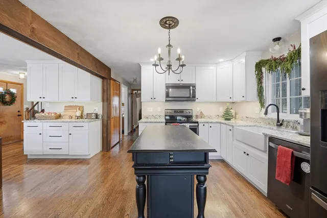 $2,500 | 33 Springdale Street, Westfield, MA 01085