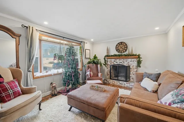 $2,500 | 33 Springdale Street, Westfield, MA 01085