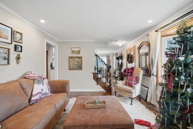 $2,500 | 33 Springdale Street, Westfield, MA 01085