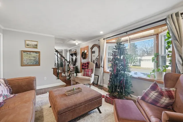 $2,500 | 33 Springdale Street, Westfield, MA 01085