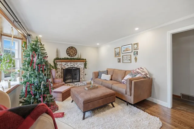 $2,500 | 33 Springdale Street, Westfield, MA 01085