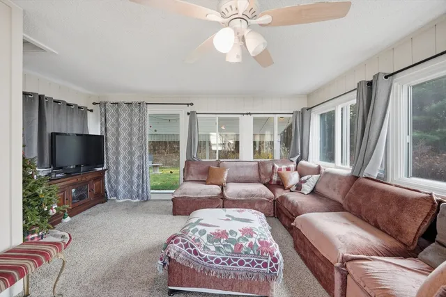 $2,500 | 33 Springdale Street, Westfield, MA 01085