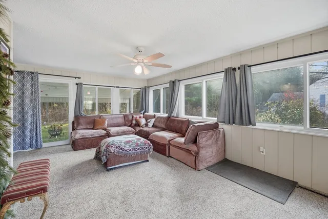 $2,500 | 33 Springdale Street, Westfield, MA 01085