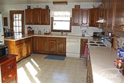 7092 East River Road Flushing, MI 48433 - Photo 3 of 5 20252506-2.JPG