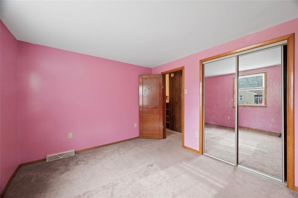 1640 Highland Road Conway, PA 15027 - Photo 19 of 35 Master