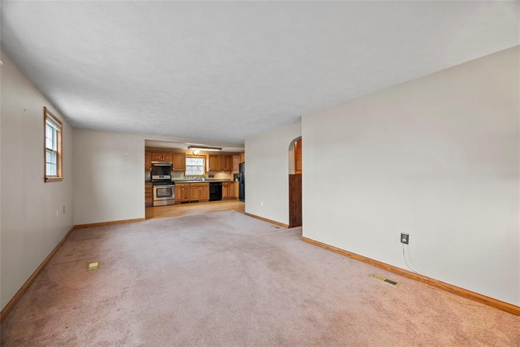 1640 Highland Road Conway, PA 15027 - Photo 10 of 35 Gallery Image 10