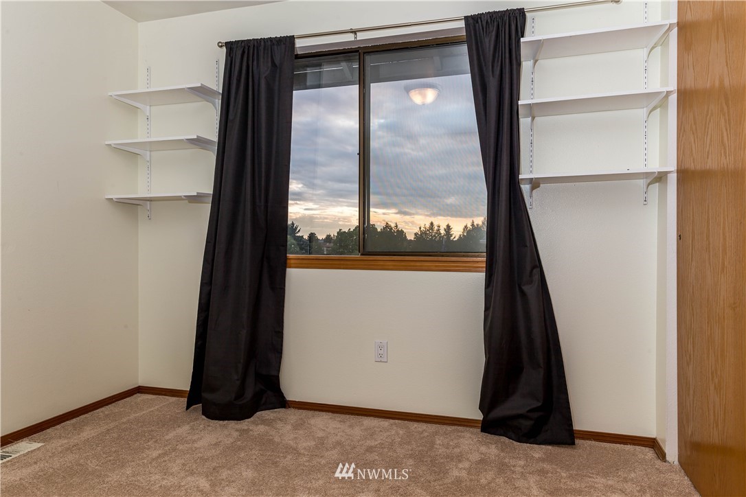 1902 Northeast 29th Court Renton, WA 98056 - Photo 14 of 19
