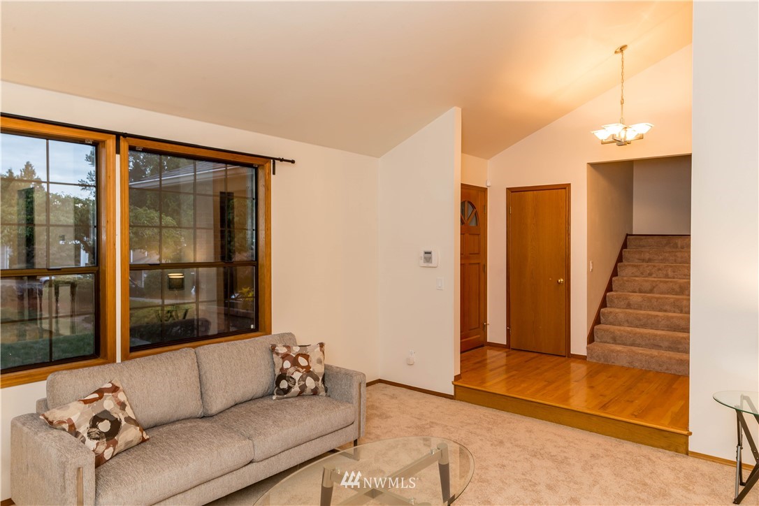 1902 Northeast 29th Court Renton, WA 98056 - Photo 3 of 19