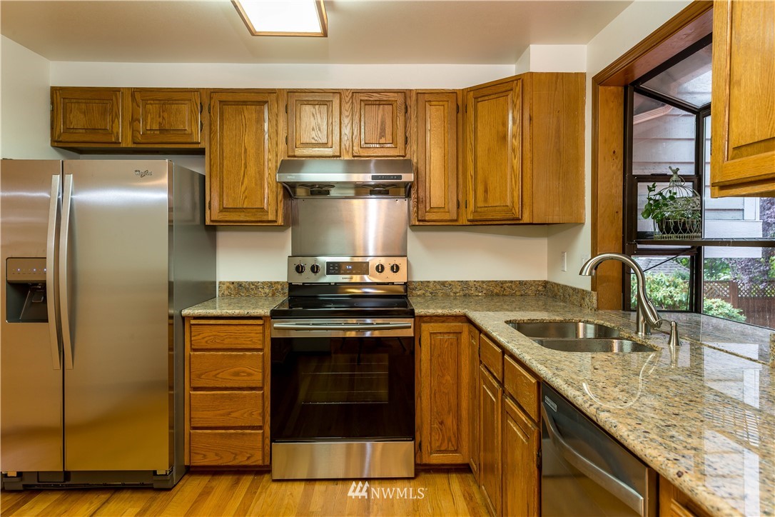 1902 Northeast 29th Court Renton, WA 98056 - Photo 6 of 19