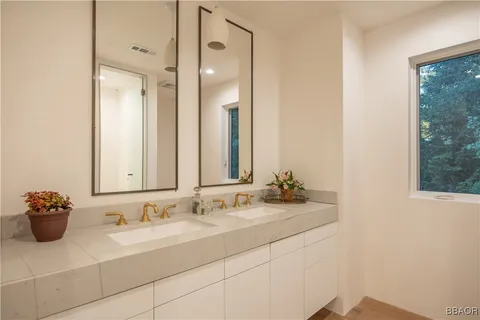 $1,695,000 | 43612 Shasta Road, Big Bear Lake, CA 92315