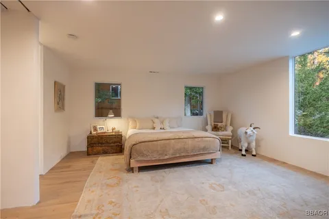 $1,695,000 | 43612 Shasta Road, Big Bear Lake, CA 92315