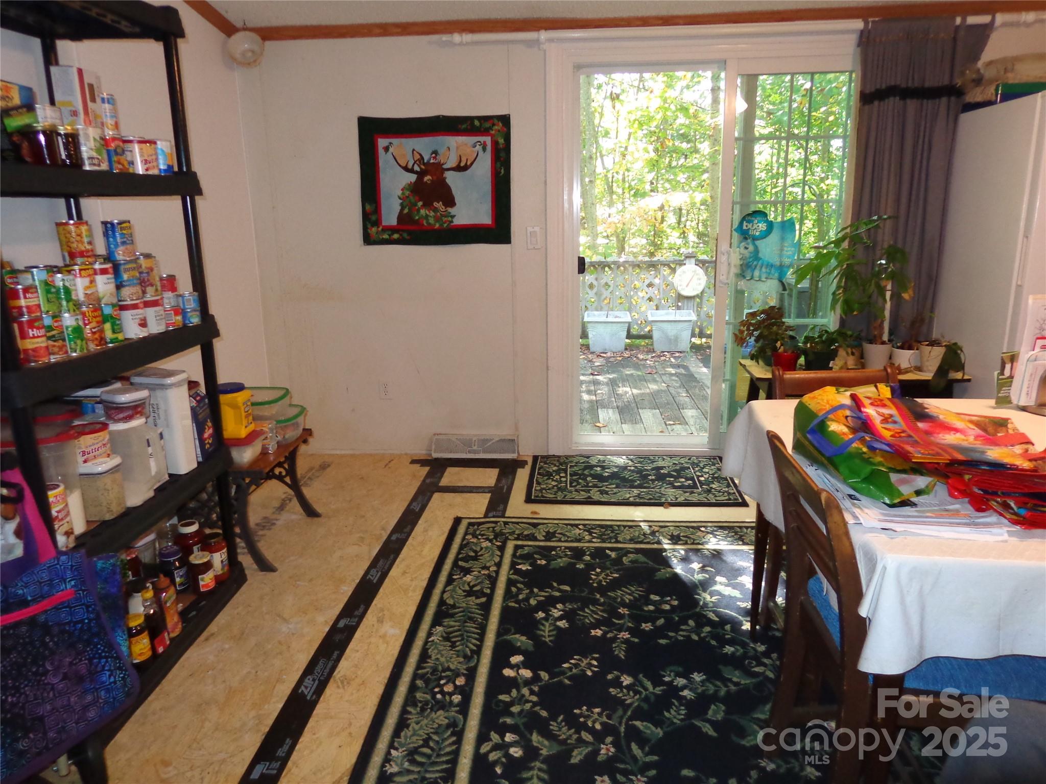 89 Blue Mountain Road Fairview, NC 28730 - Photo 38 of 40 a room with musical instruments