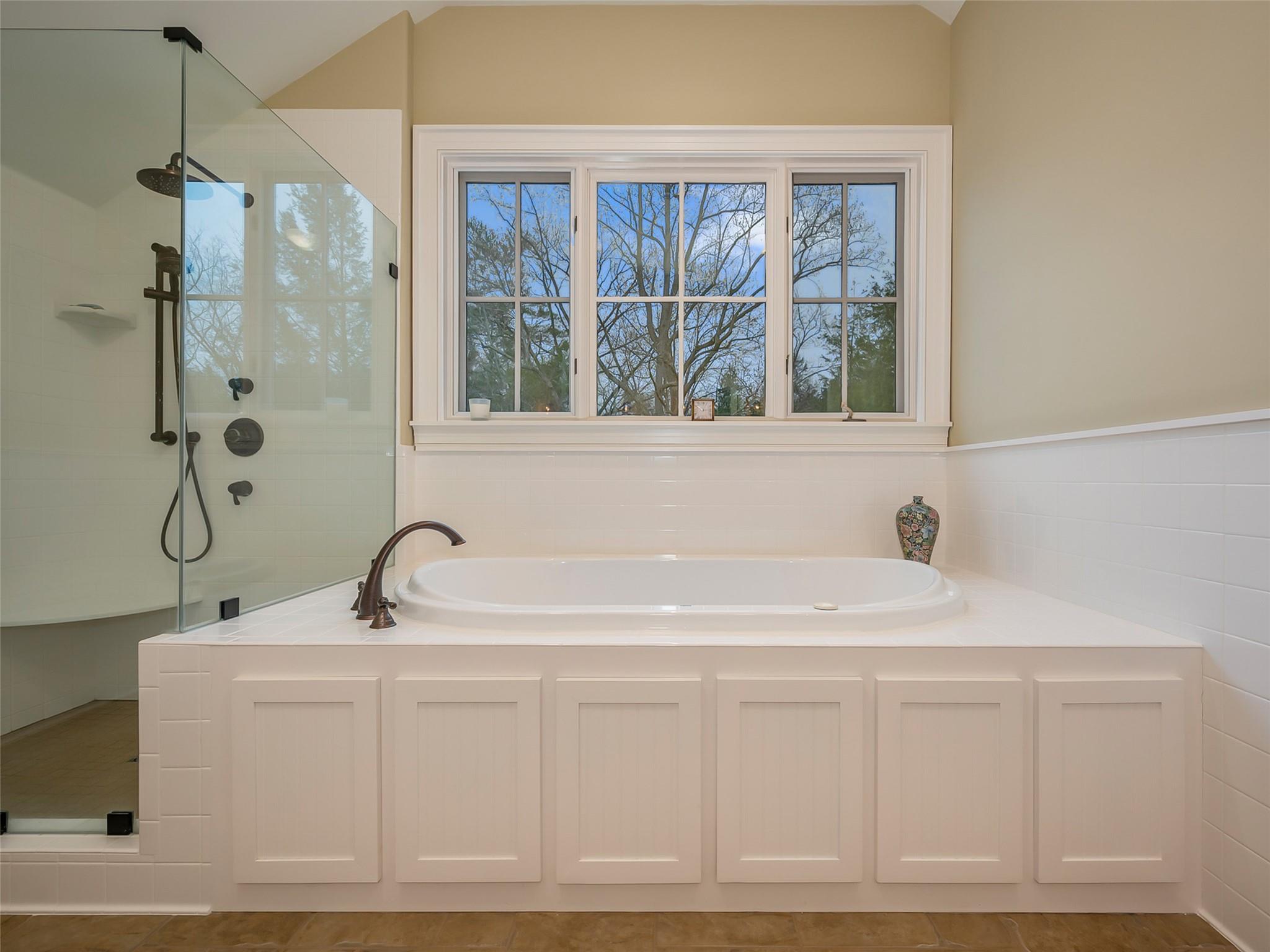 275 Clubhouse, Unit C301 Mill Spring, NC 28756 - Photo 26 of 41 a bathroom with a sink and a bathtub