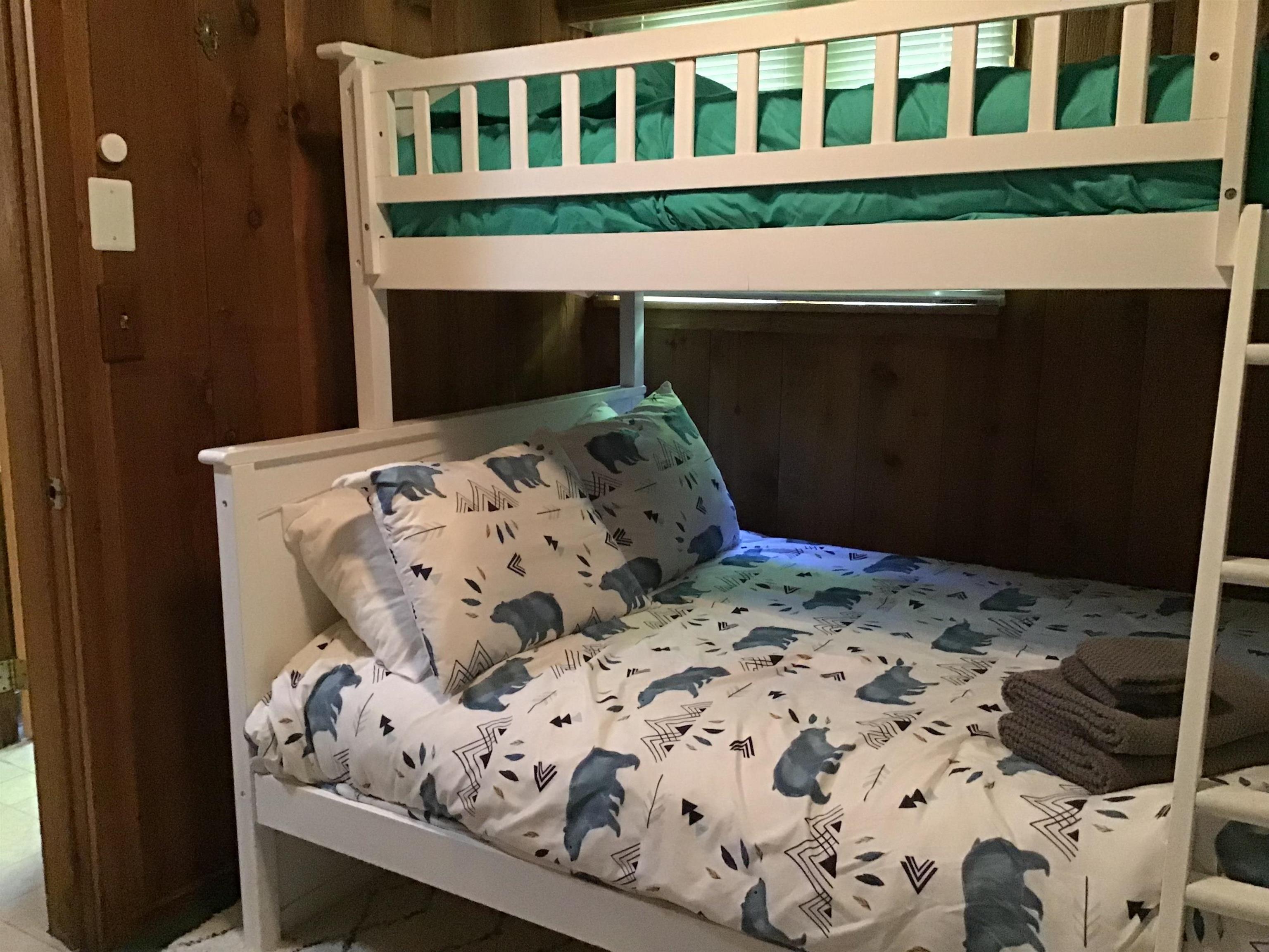 121 Stratton Gate Road Jamaica, VT 05343 - Photo 17 of 25 Gallery Image 17