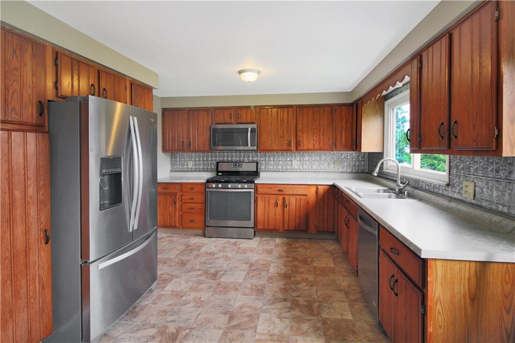 3672 Brodhead Road Monaca, PA 15061 - Photo 7 of 21 Gallery Image 7