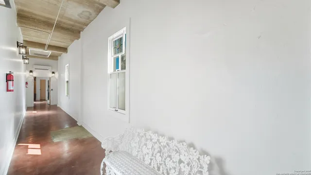 a view of livingroom with furniture