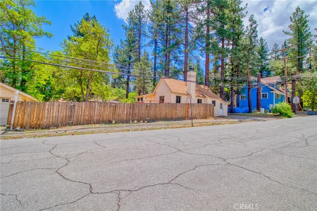$365,000 | 1131 Apple Avenue, Wrightwood, CA 92397
