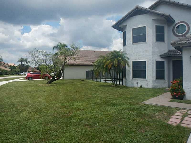 10285 Islander Drive Boca Raton, FL 33498 - Photo 2 of 24 Exterior Front