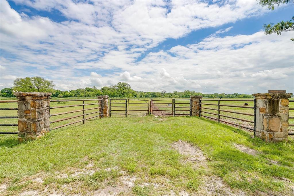 173 Trinity Bluffs Road Aledo, TX 76008 - Photo 7 of 40 a view of a garden with an outdoor space