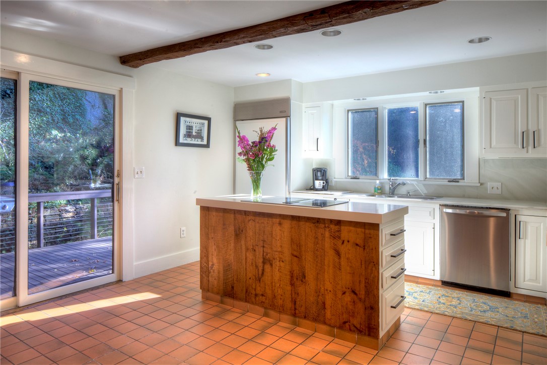 30 Hazard Road Newport, RI 02840 - Photo 16 of 50