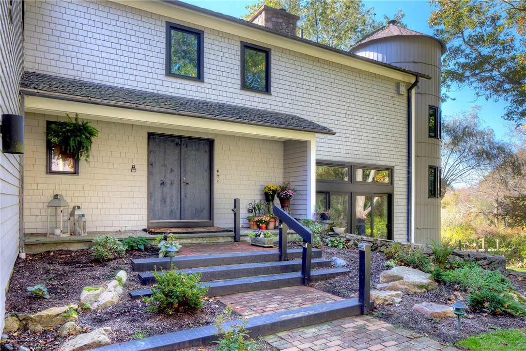 30 Hazard Road Newport, RI 02840 - Photo 5 of 50