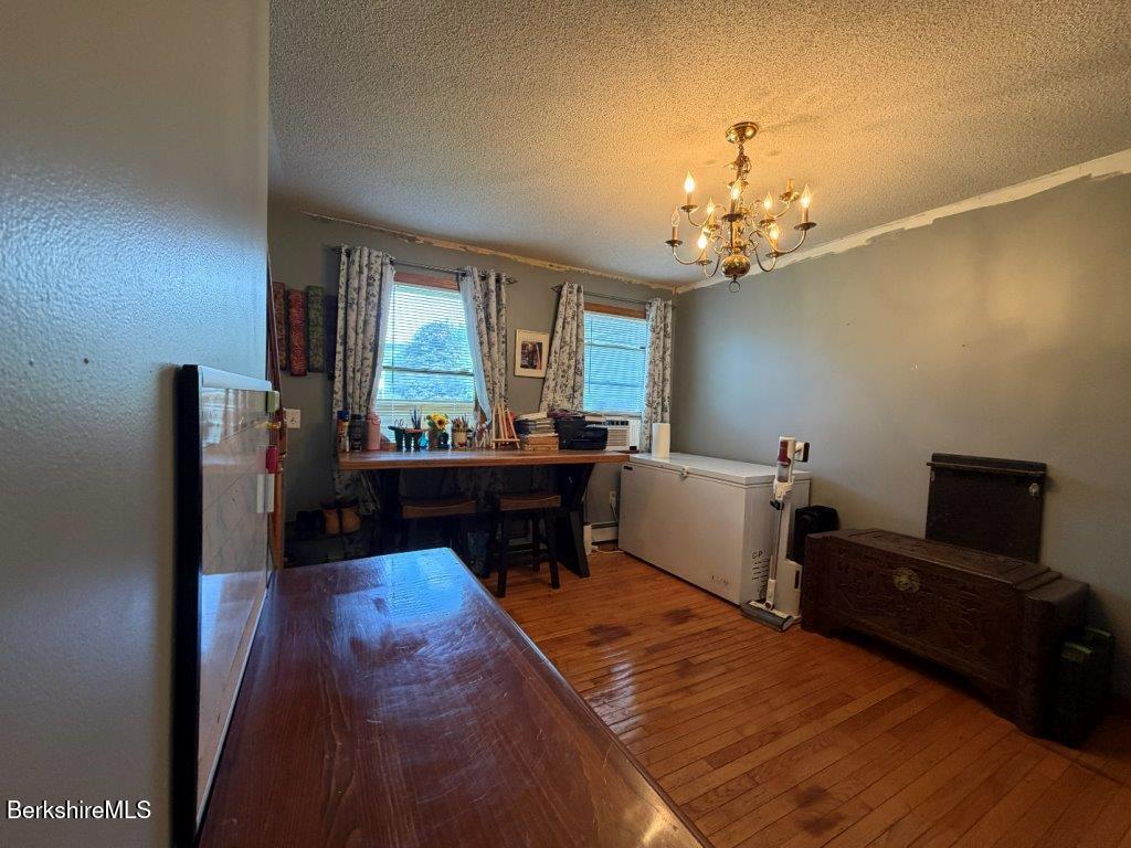 118 Winesap Road Pittsfield, MA 01201 - Photo 15 of 40 20260601_191312525_iOS