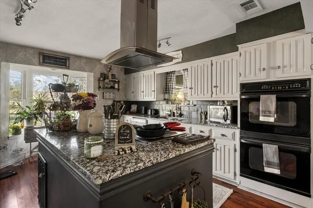 $409,900 | 132 Curtis Lane, Quinlan, TX 75474