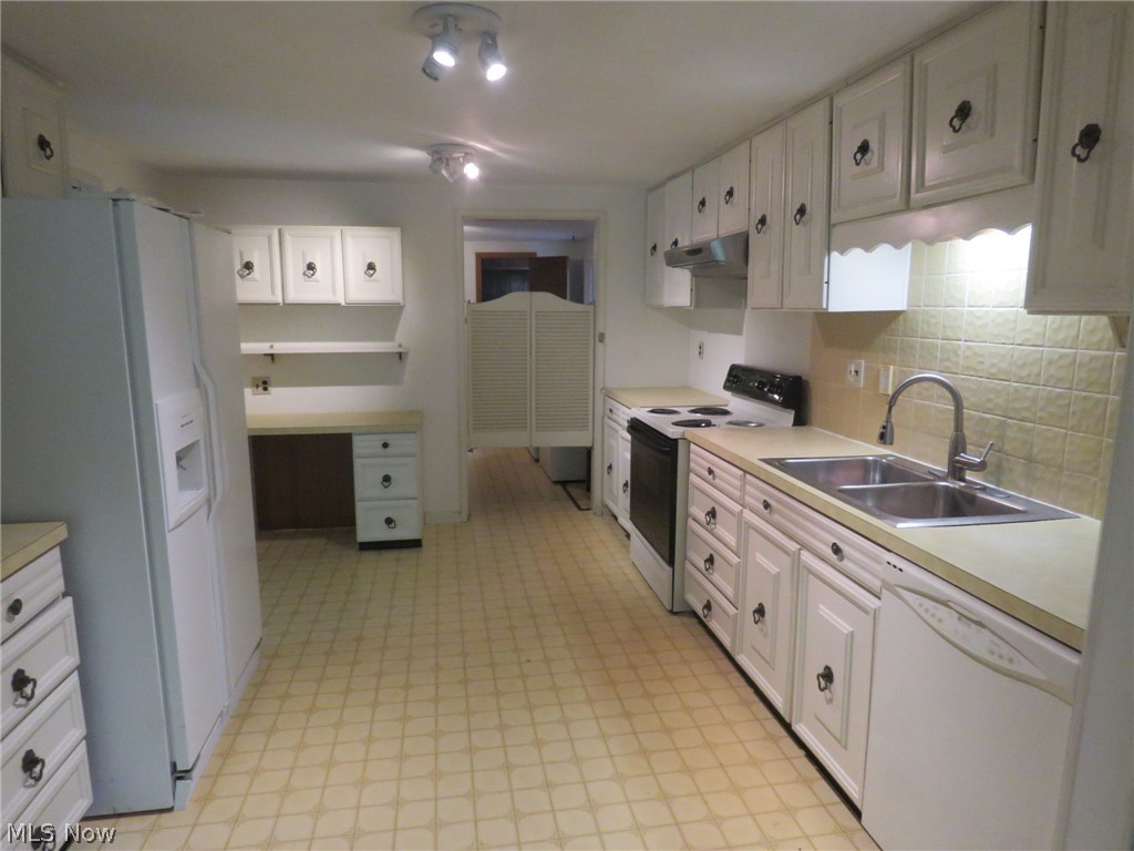 6745 Case Road North Ridgeville, OH 44039 - Photo 6 of 23