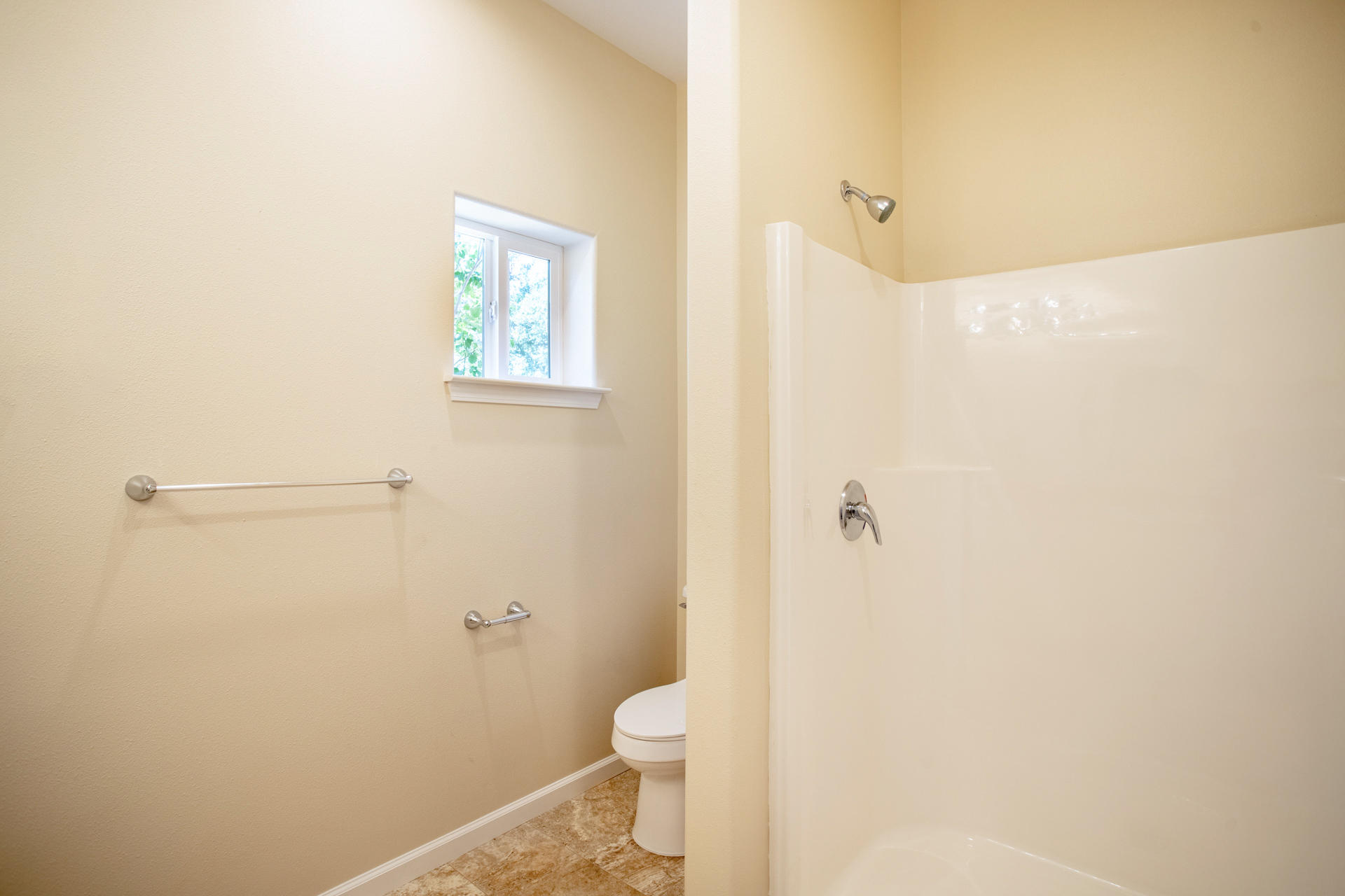 21567 Dersch Road Anderson, CA 96007 - Photo 10 of 18 52 Master Bath