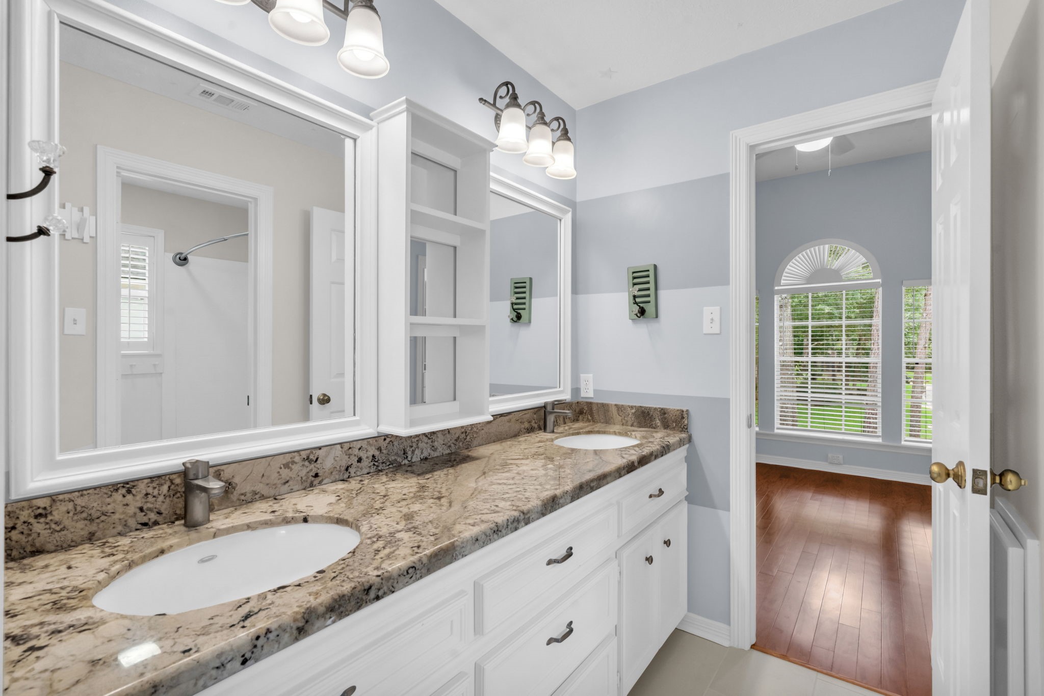 142 West Shadowpoint Circle The Woodlands, TX 77381 - Photo 31 of 50