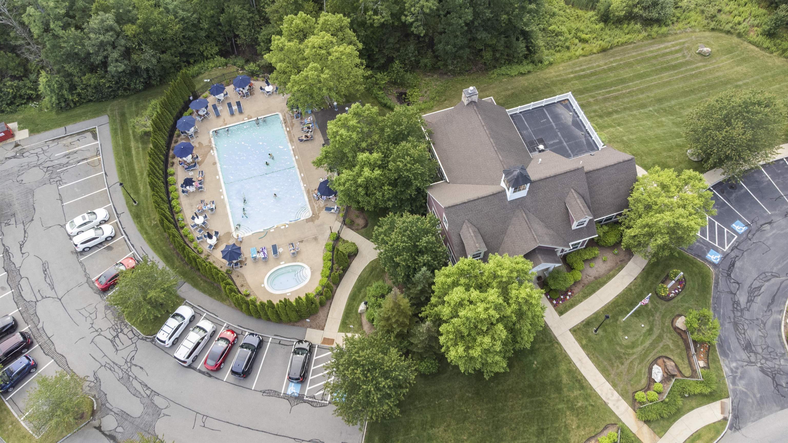 55 Roundabout Way, Unit 2 Manchester, NH 03102 - Photo 34 of 37