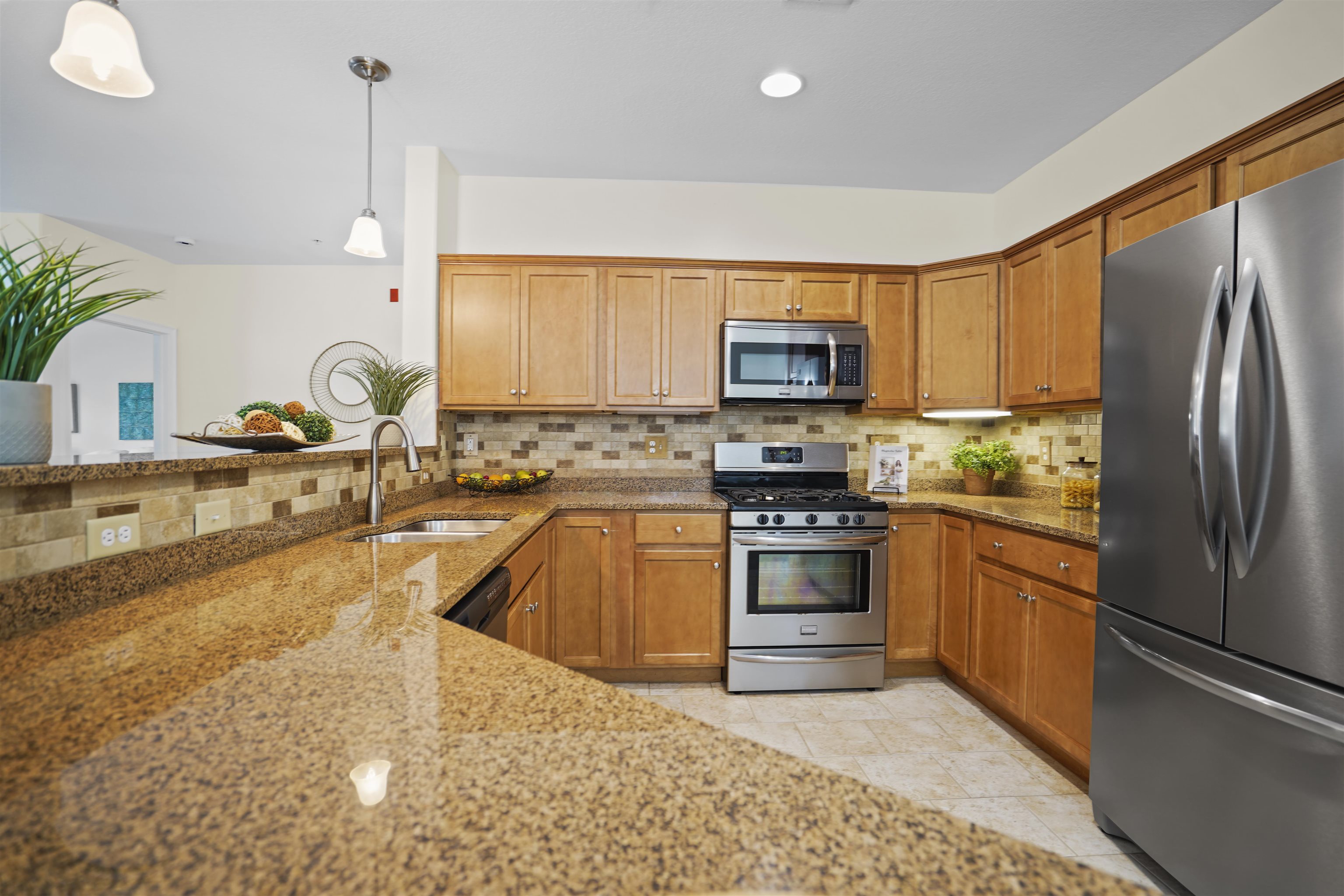 55 Roundabout Way, Unit 2 Manchester, NH 03102 - Photo 4 of 37