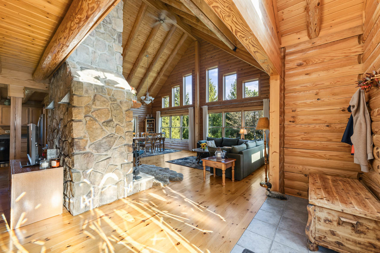 18508 128th Street Bristol, WI 53104 - Photo 5 of 48 a view of living room with patio