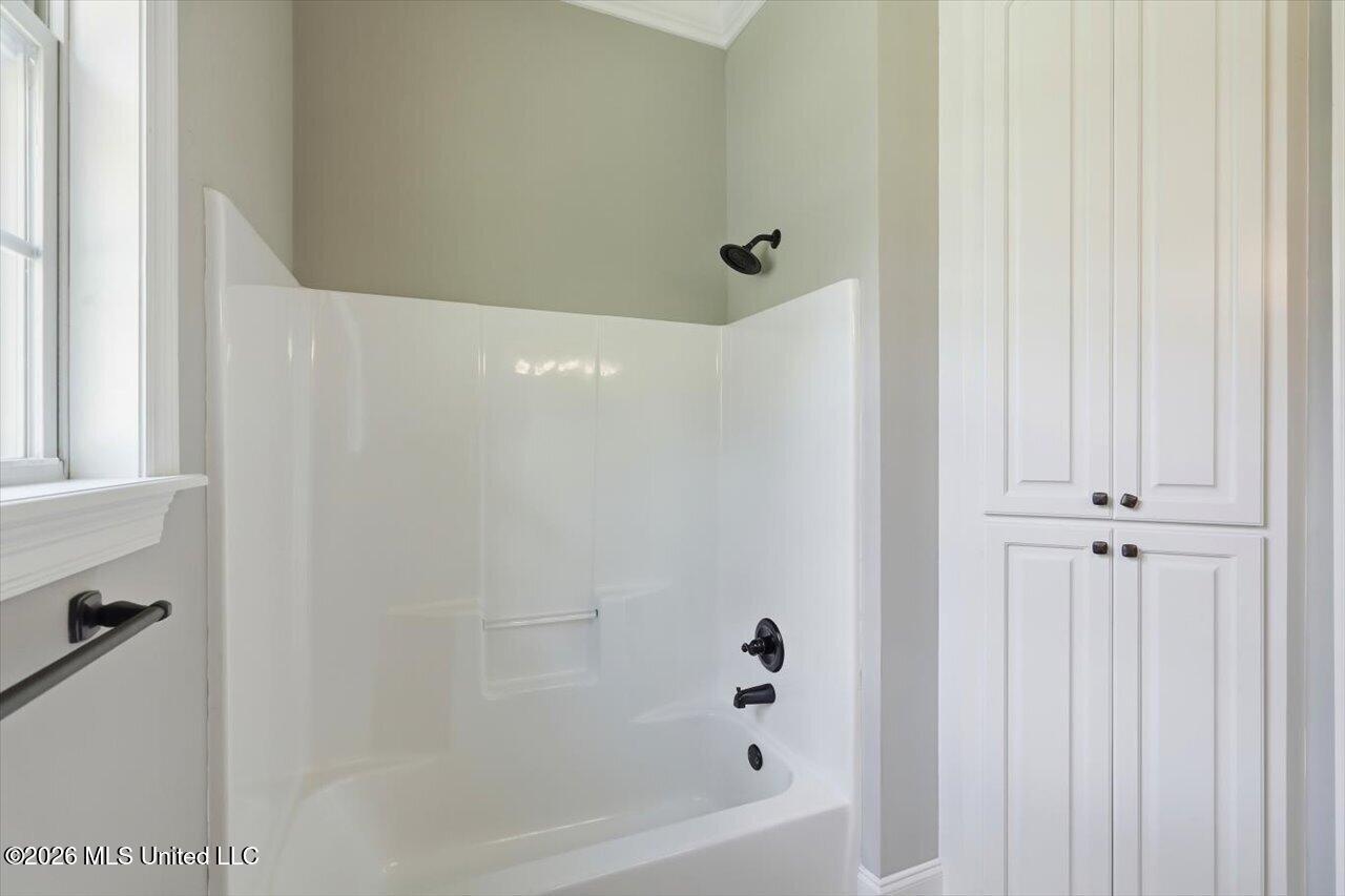 222 Legacy Drive Brandon, MS 39042 - Photo 29 of 48 Shared Hall Bath