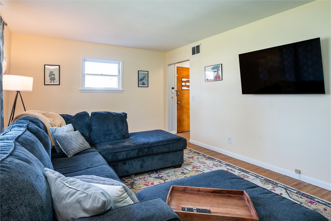 23 Meadowcroft Road Irondequoit, NY 14609 - Photo 14 of 35