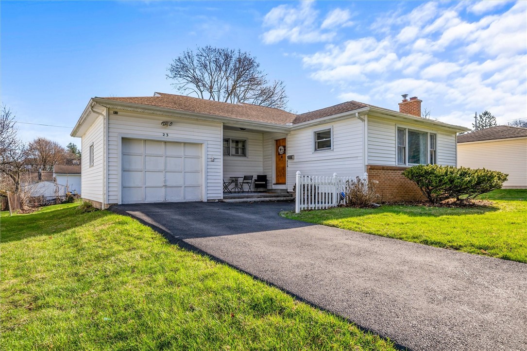 23 Meadowcroft Road Irondequoit, NY 14609 - Photo 2 of 35