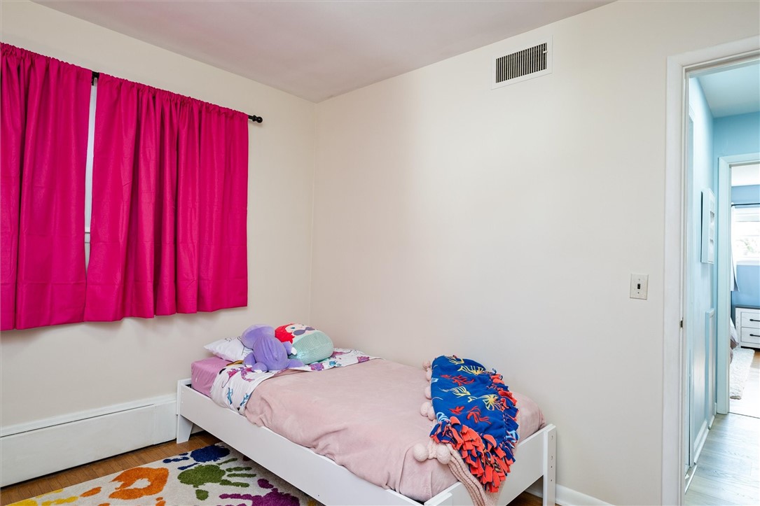 23 Meadowcroft Road Irondequoit, NY 14609 - Photo 23 of 35