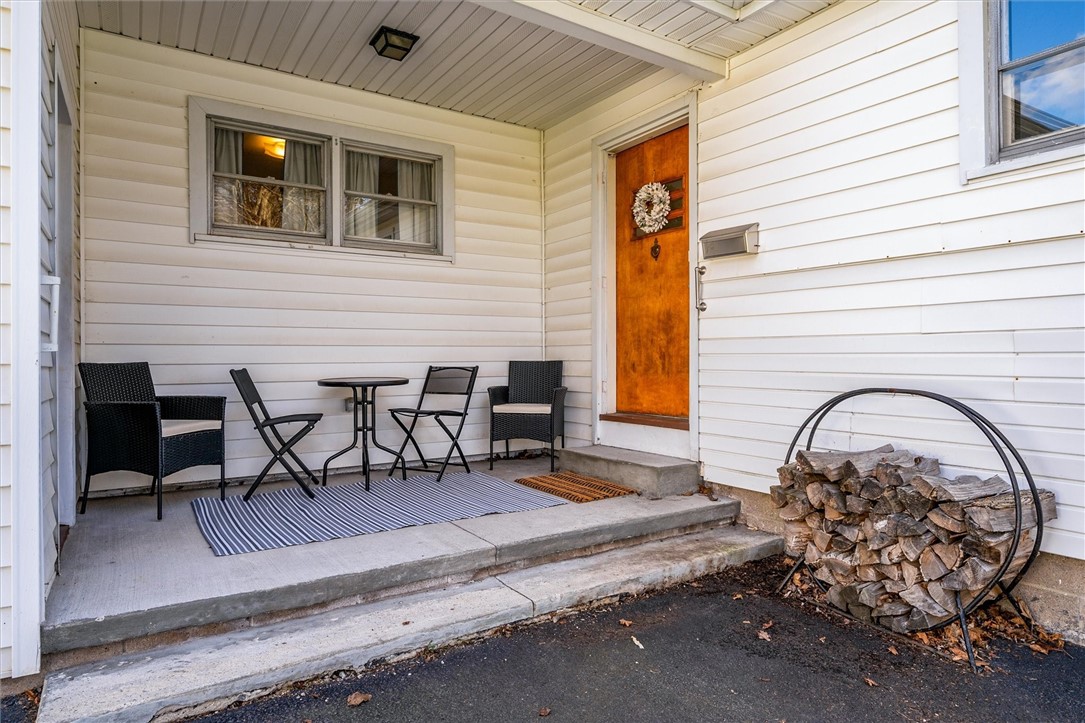 23 Meadowcroft Road Irondequoit, NY 14609 - Photo 3 of 35