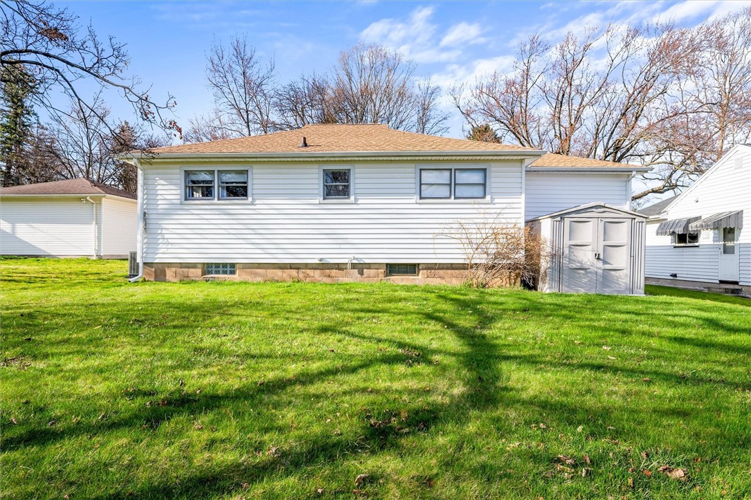 23 Meadowcroft Road Irondequoit, NY 14609 - Photo 32 of 35